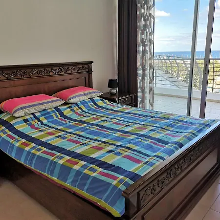 All Seasons Sea View لارنكا